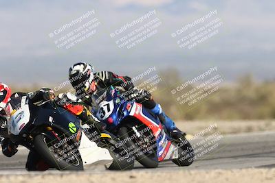 media/Dec-07-2025-CVMA (Sun) [[3e7d2de5dc]]/Race 8-Middleweight Shootout/